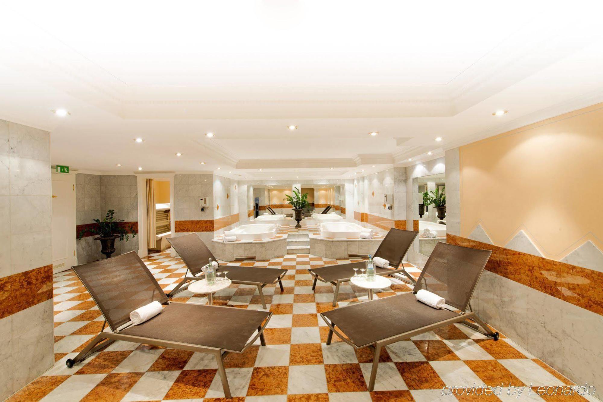 Dormero Hotel Halle Halle  Dış mekan fotoğraf